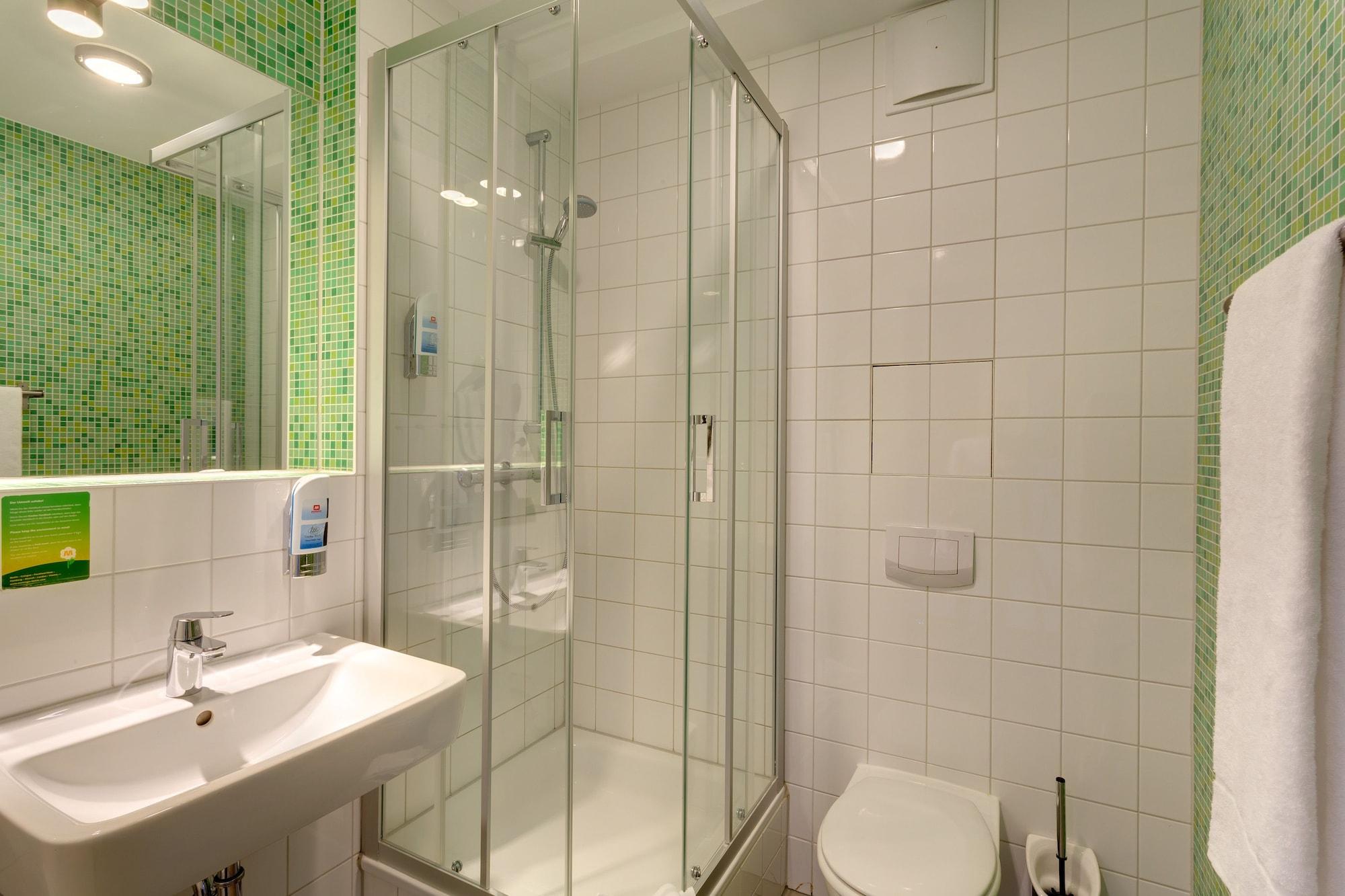 Meininger Hotel Berlin Alexanderplatz Esterno foto