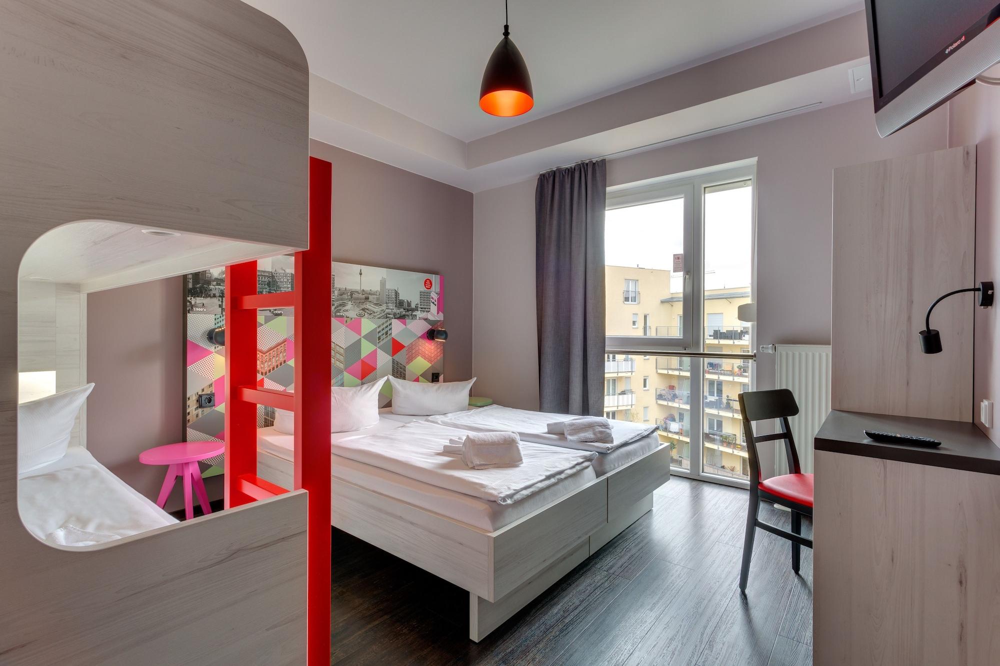 Meininger Hotel Berlin Alexanderplatz Esterno foto