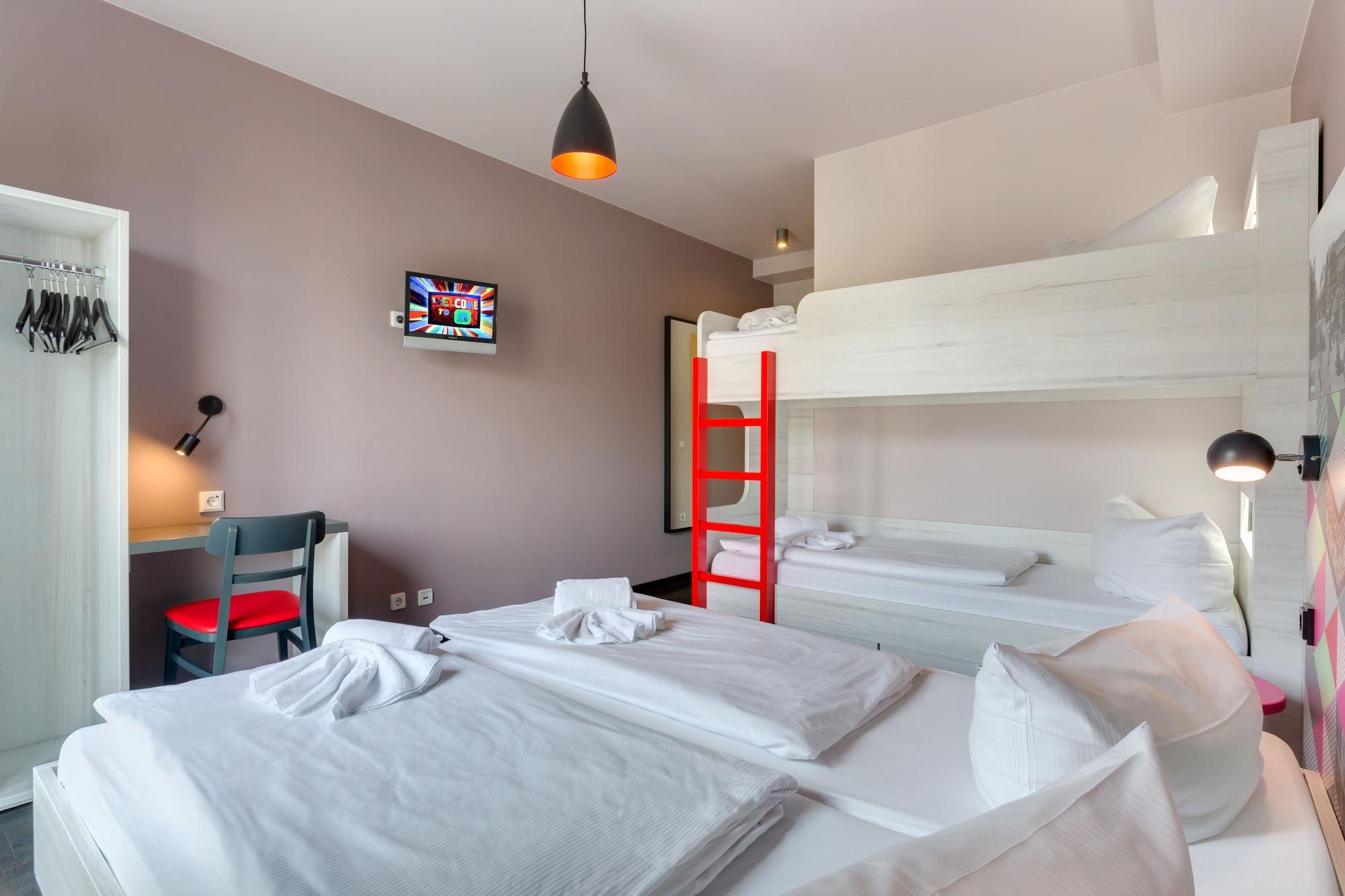 Meininger Hotel Berlin Alexanderplatz Esterno foto
