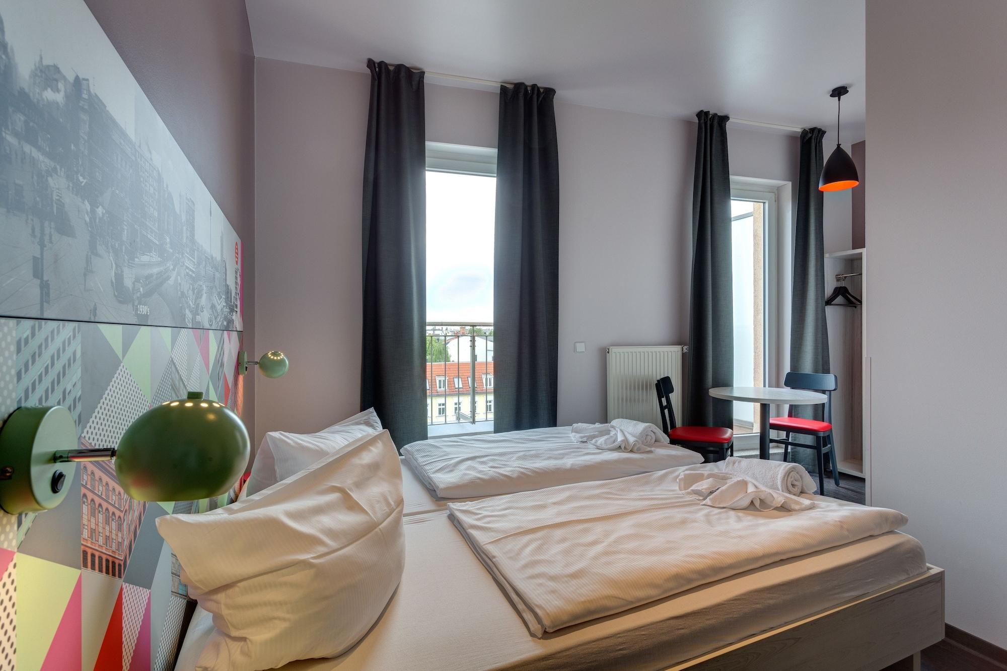 Meininger Hotel Berlin Alexanderplatz Esterno foto