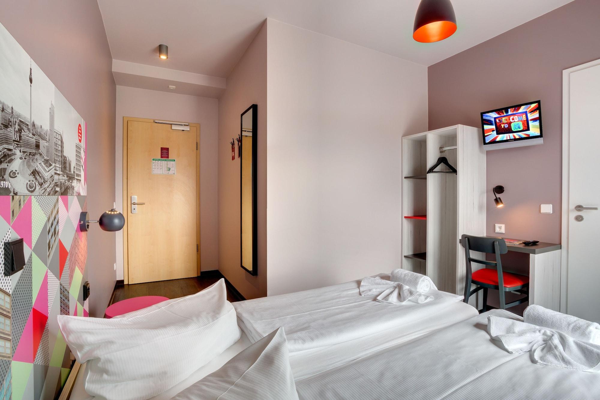 Meininger Hotel Berlin Alexanderplatz Esterno foto