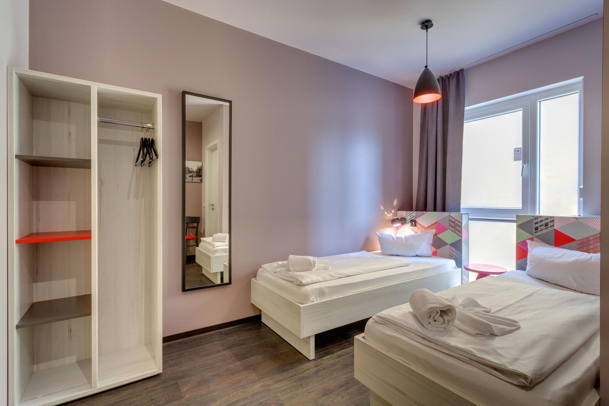 Meininger Hotel Berlin Alexanderplatz Esterno foto