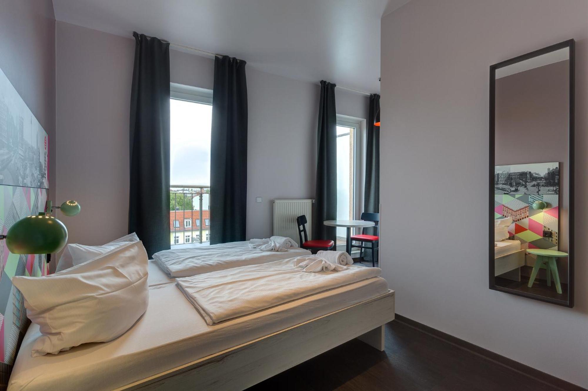 Meininger Hotel Berlin Alexanderplatz Esterno foto