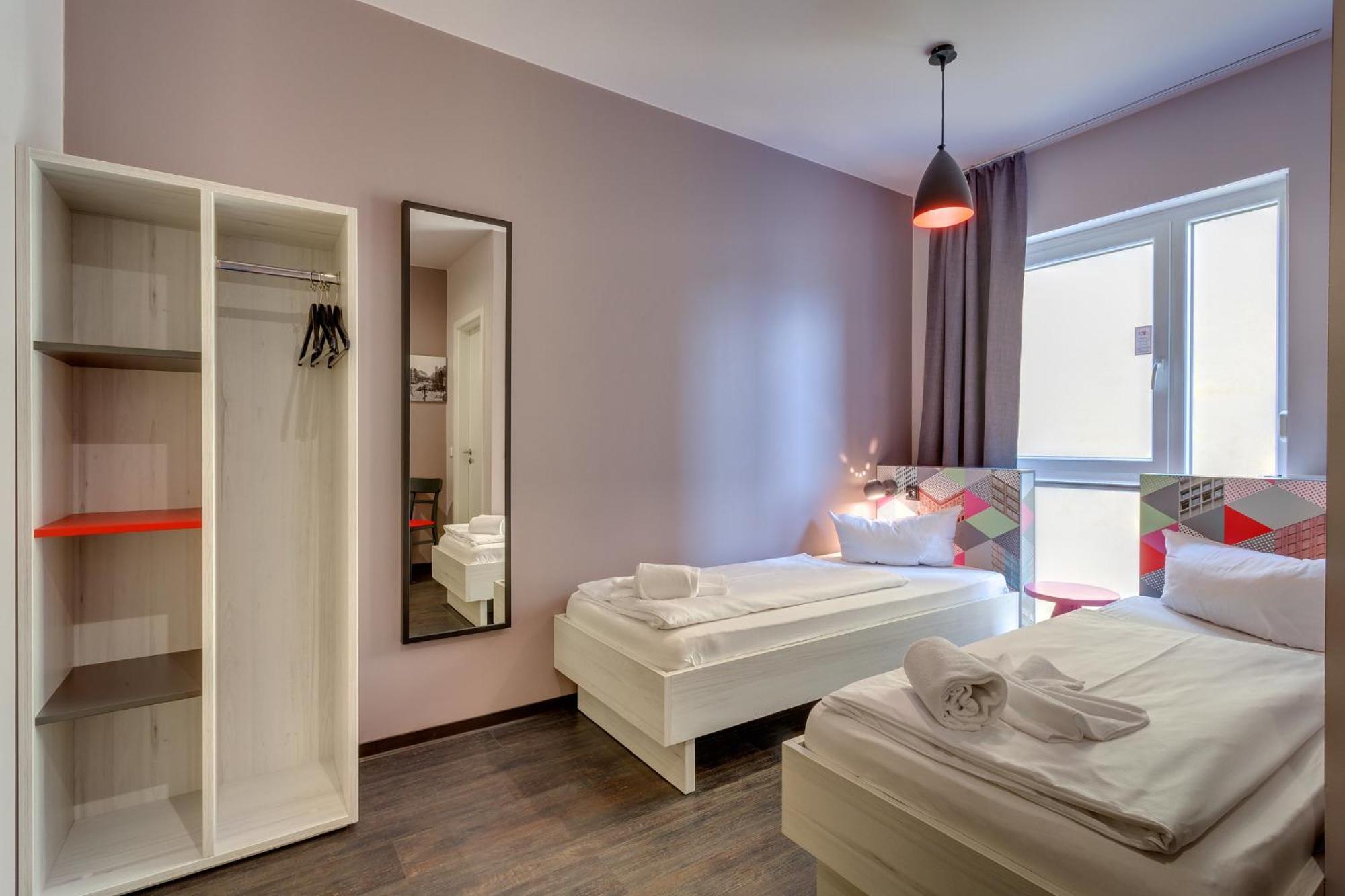 Meininger Hotel Berlin Alexanderplatz Esterno foto
