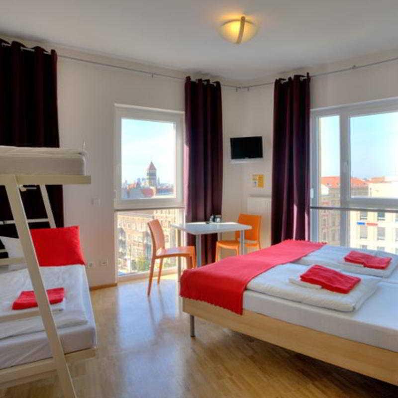 Meininger Hotel Berlin Alexanderplatz Esterno foto