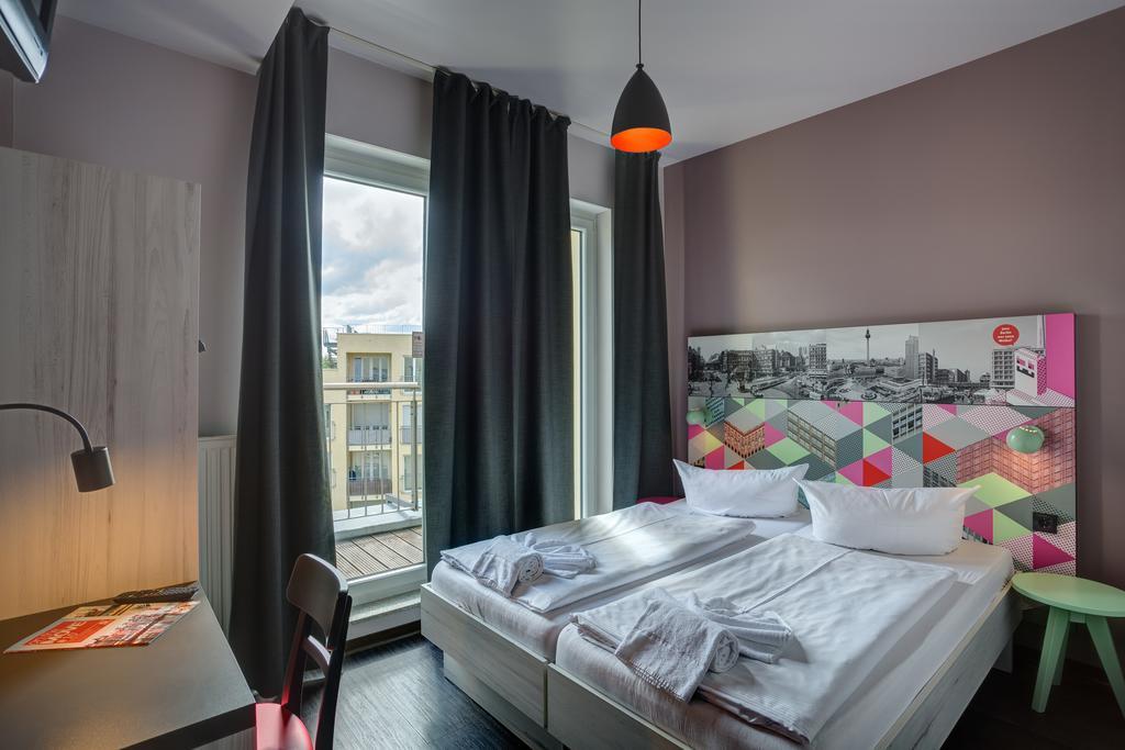 Meininger Hotel Berlin Alexanderplatz Esterno foto