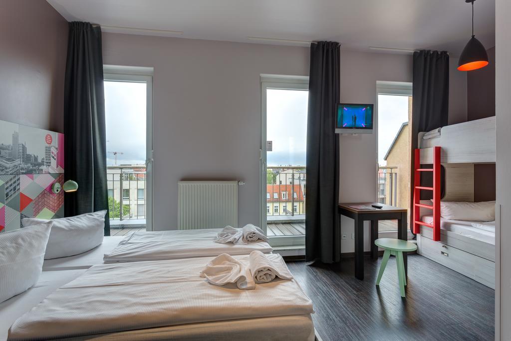 Meininger Hotel Berlin Alexanderplatz Esterno foto