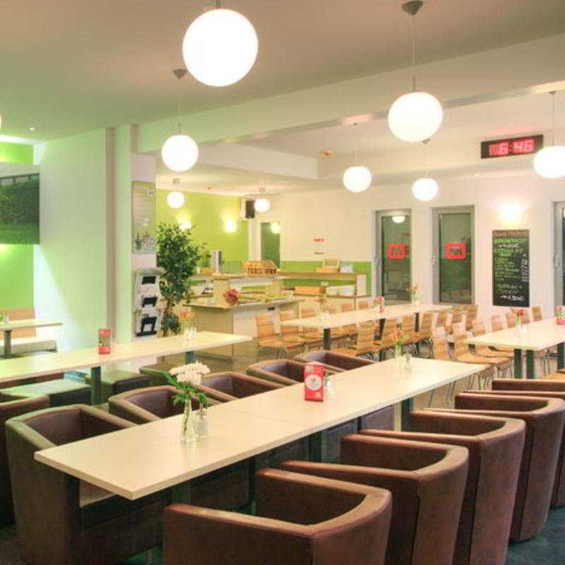 Meininger Hotel Berlin Alexanderplatz Esterno foto