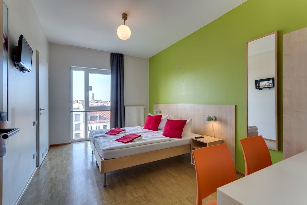 Meininger Hotel Berlin Alexanderplatz Esterno foto