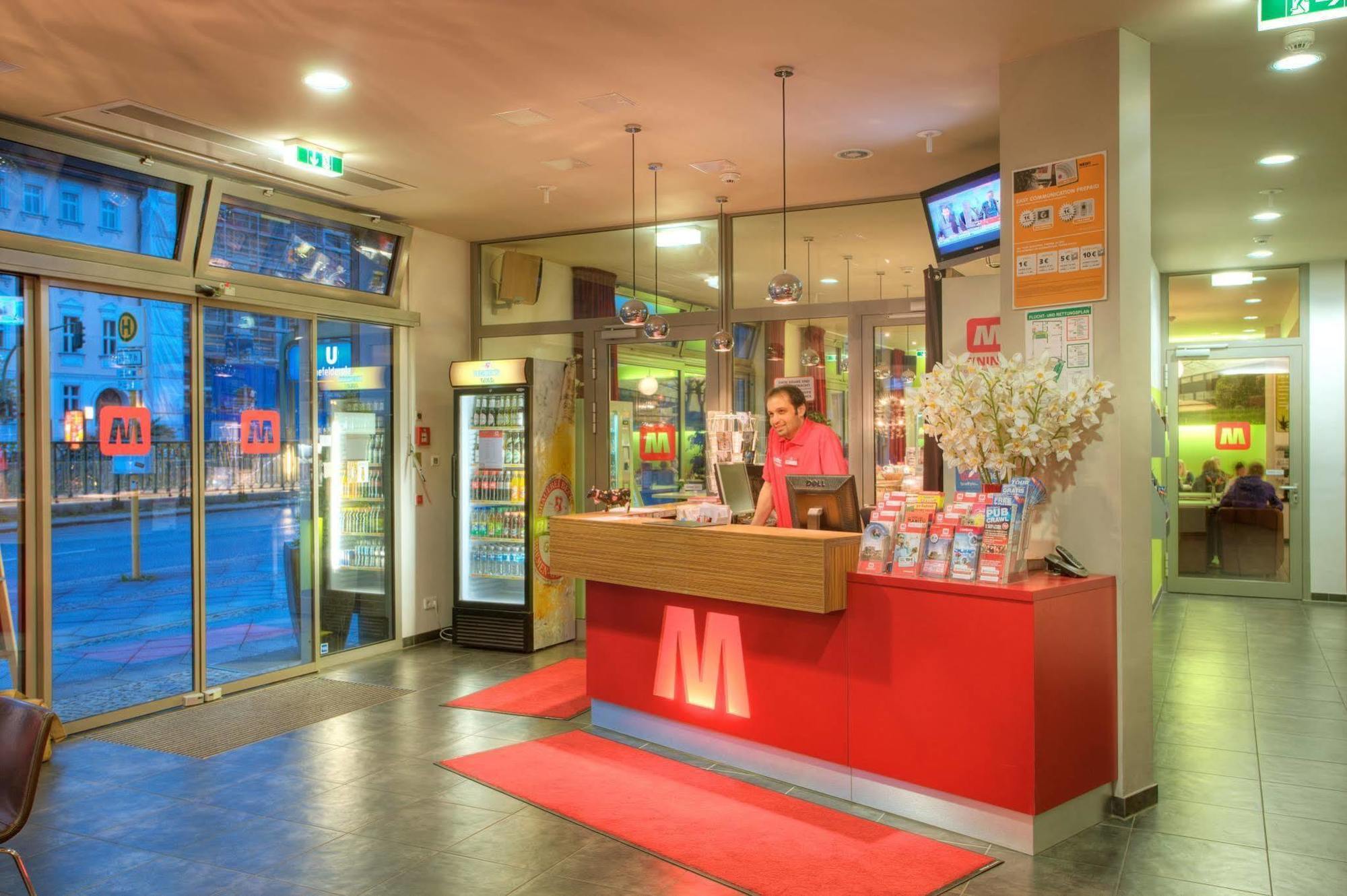 Meininger Hotel Berlin Alexanderplatz Esterno foto